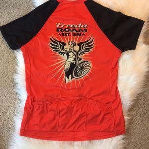Woman’s FREEDA ROAM Bike shirt